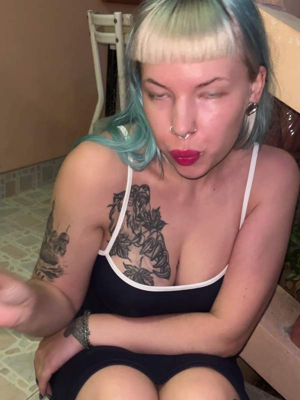 Erhalte 3 heiße Fotos für deine Anmeldung bei Onlyfans