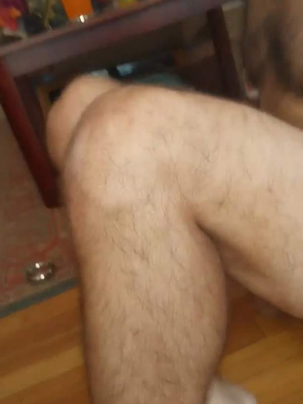 Gay Junger Kerl fickt sich mit seinem Dildo