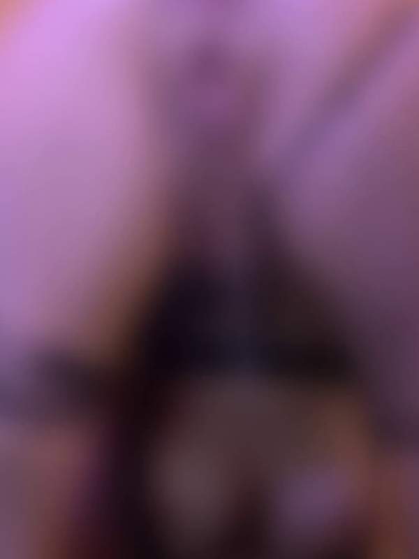 StacyBloom - Teenagerin spritzt beim Sex mit ihrem Prolaps ab