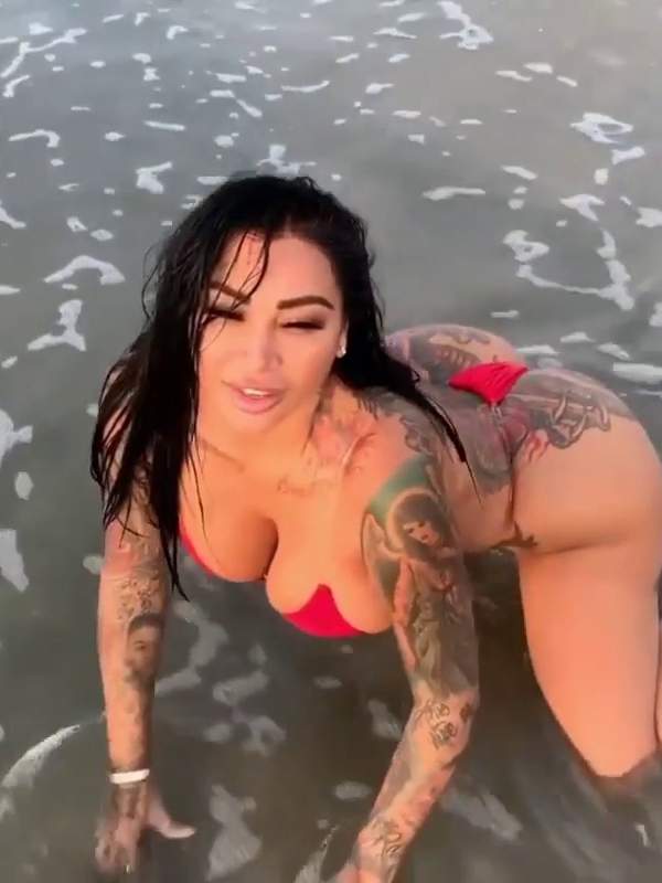 Ich will dich ficken in meinem roten Bikini