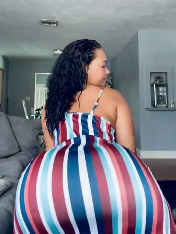 Ich habe dich beim Twerking erwischt - mein großer Arsch ist ein Blick wert