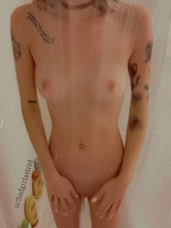 Ich habe dich erwischt beim Nudeln - du bist feucht und voll mit Tattoos