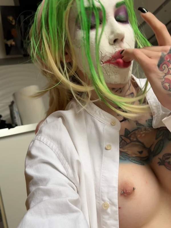 Sie hat eine geile Figur und geile Titten