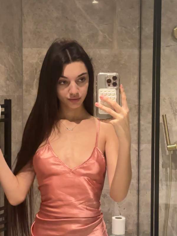 Orynas Sex Reel - ein Pornosexvideo mit einer brünetten Schlampe