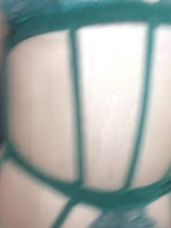 Asiatische Studentin mit kleinen Titten und feuchter Muschi vor der Webcam