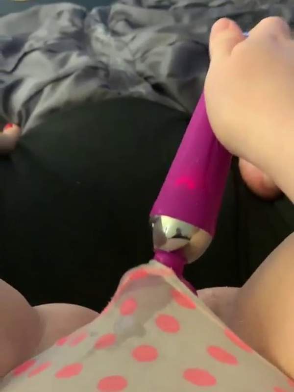 Ich habe dich beim Spielen mit meiner rosa Magie gefunden