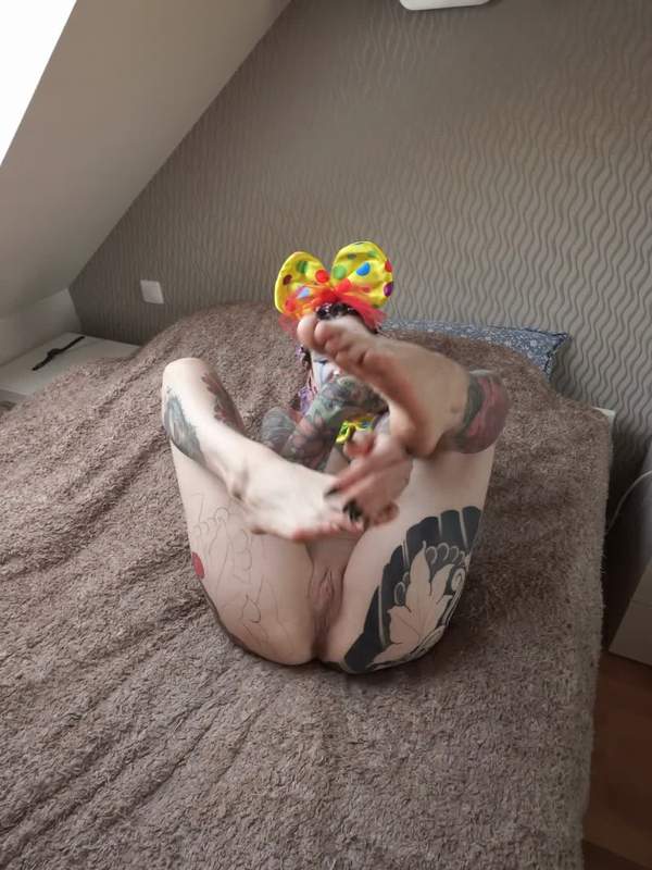 Meine gehobene Beine verführen dich zum Abspritzen