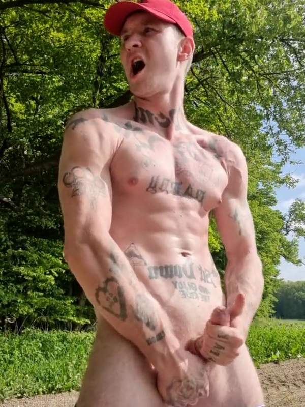 Omg heisser öffentlicher Outdoor Jerk mit großem Schwanz