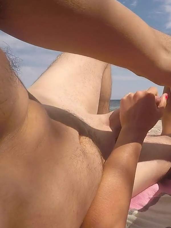 Dicke Titten Frau genießt riesigen Schwanz beim wilden Strandsex