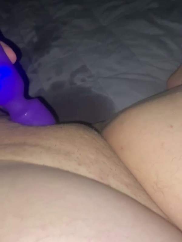 Sexy Fette mit dem Dildospritzensystem